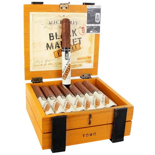 Alec Bradley • Black Market Esteli • Toro