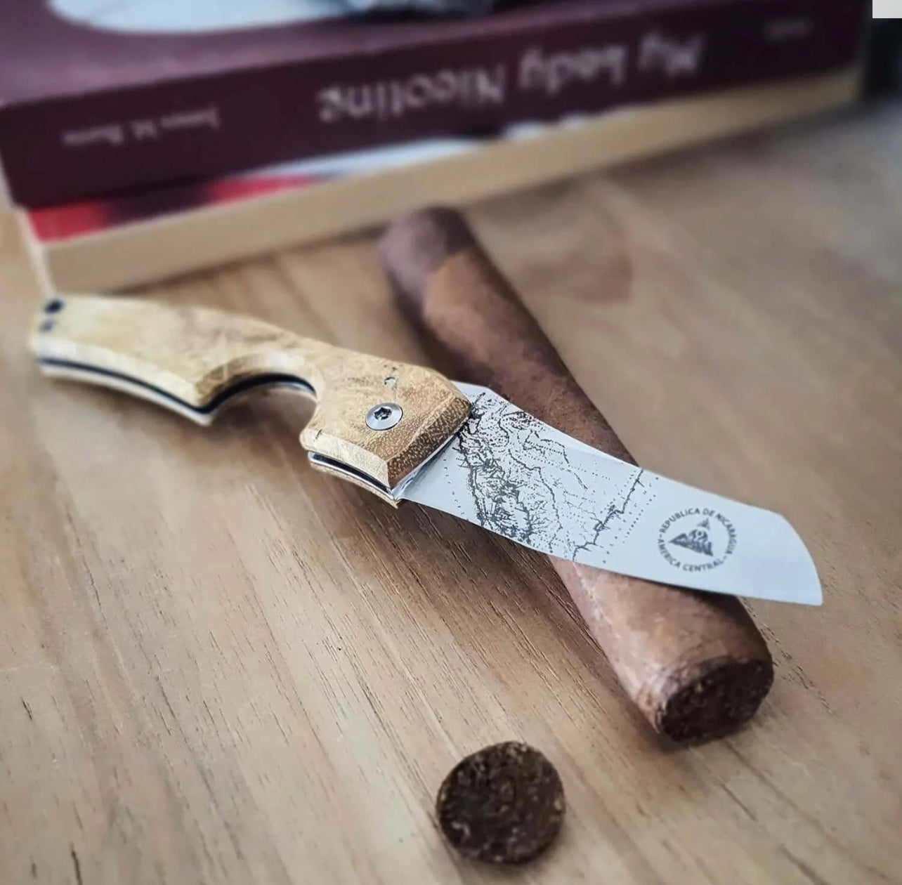 LFL • LE PETIT • Compass • Nicaragua Acacia Burl