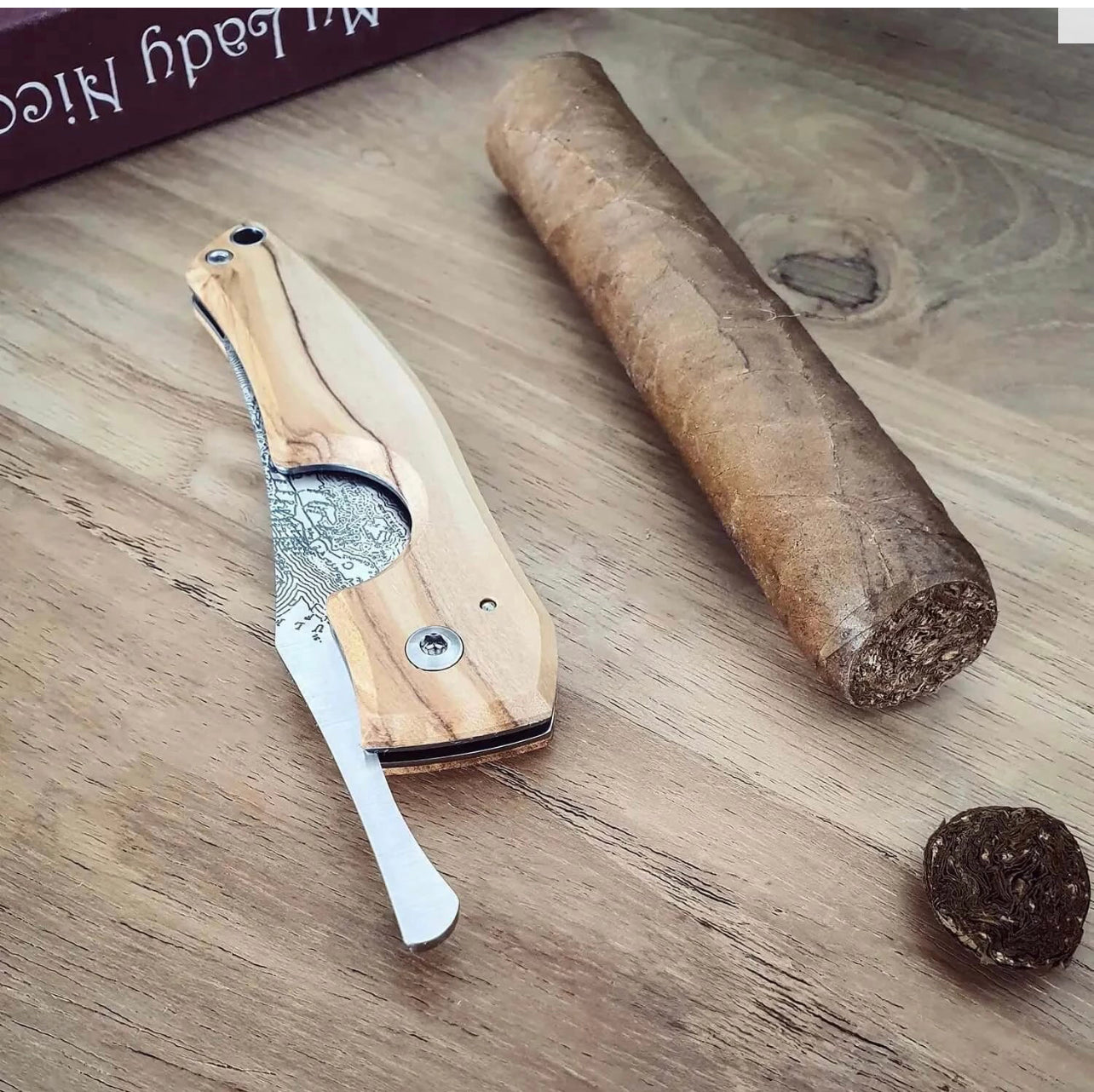 LFL • LE PETIT • Compass Cuba • Olive